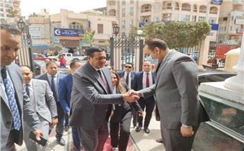 محافظ البحيرة ونائب وزير الاتصالات يسلمان شهادات برنامج التحول الرقمي المنفذ بمجلس الدولة 