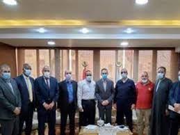 محافظ جنوب سيناء يبحث تنفيذ مشروع الهايد بارك وملحقاته