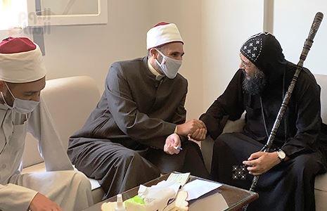 قساوسة يشترون صكوك اطعام وزارة الأوقاف بالإسكندرية