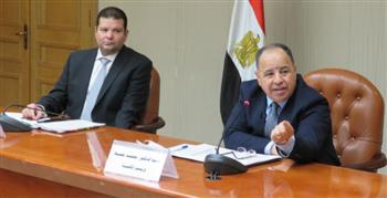   وزير المالية لـ رجال الأعمال فى مصر: اقتصادنا ينمو ويكبر