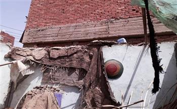   محافظ أسوان يكلف بتوفير الرعاية لمصابين فى انهيار سقف غرفة بمنزل بالسيل الريفى