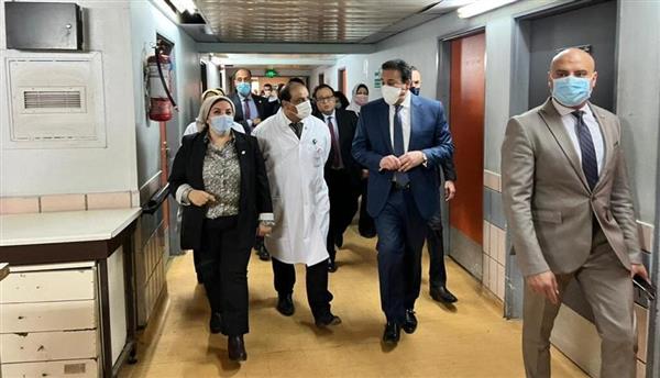 فى زيارة مفاجئة.. خالد عبد الغفار يوجه بتطوير شامل لمستشفى الهلال