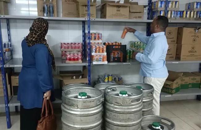 إعدام كمية من الأغذية المتنوعة لعدم صلاحيتها بالبحر الأحمر