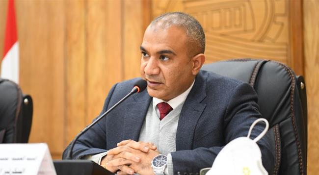 «الداودى» يكلف السكرتير العام المساعد متابعة إصلاح خط مياة منطقة المنشية بقنا
