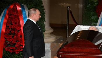   بوتين يظهر في تشييع جنازة أبرز منافسيه في موسكو