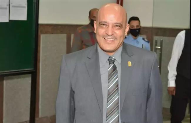 رئيس جامعة أسوان يهنيء الفائزين بجوائز الدولة التشجيعية