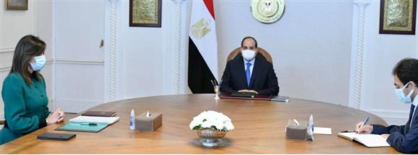 الرئيس السيسي يجتمع بوزيرة الهجرة ويطمئن على سلامة الجالية المصرية بأوكرانيا