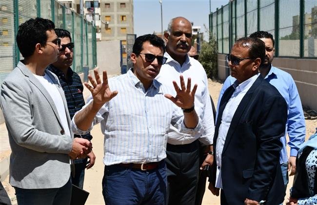 وزير الشباب يتفقد مركز شباب الهايكستب ومركز شباب عرب الحصن