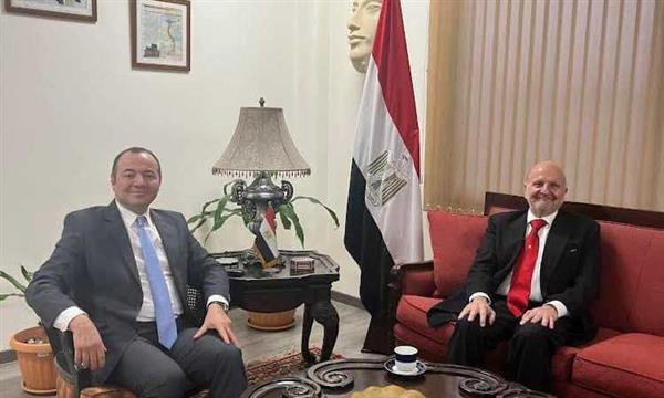 سفير مصر فى بنما يلتقى المدير العام للمنطقة الحرة فى مدينة كولون