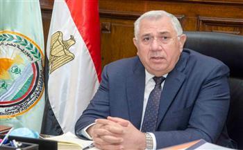 وزير الزراعة يهنئ فلاحي مصر والعاملين بالوزارة بحلول عيد الفطر المبارك
