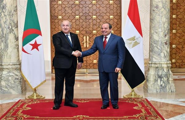 الرئيس السيسي يهنئ هاتفيا نظيره الجزائري بعيد الفطر المبارك