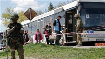   الدفاع الروسية: المدنيون الذين تم إجلاؤهم من آزوفستال تقدم لهم الرعاية الطبية والطعام