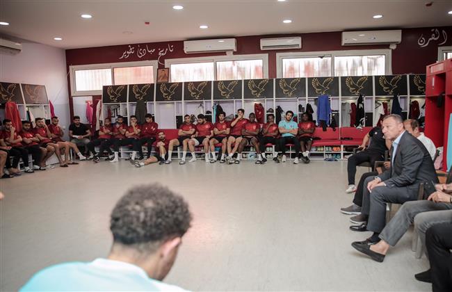 الخطيب يضع النقاط على الحروف مع لاعبي الأهلي وجهازهم الفني