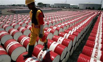 تراجع أسعار النفط بأكثر من 5% متأثرة بقيود الإغلاق فى الصين