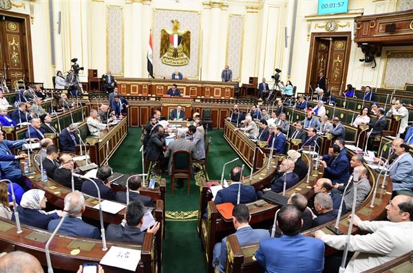 نواب البرلمان في مواجهة ساخنة مع وزير الصحة تحت القبة