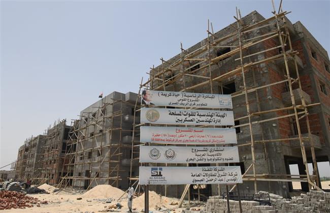 محافظ قنا يتفقد العمارات السكنية بمشروع سكن كريم بفرشوط 