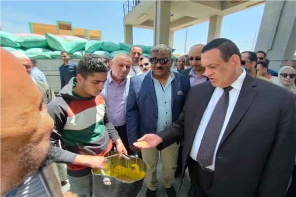 محافظ البحيرة: توريد ٥٤٣٢٥ طن قمح لشون وصوامع المحافظة