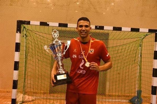 «رجال يد الأهلي»| مهاب سعيد يفوز بجائزة أفضل لاعب في مباراة دون بوسكو الإيفواري