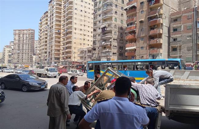 ضبط 1072 حالة إشغال من المقاهي وغلق 12 منشآة بالإسكندرية