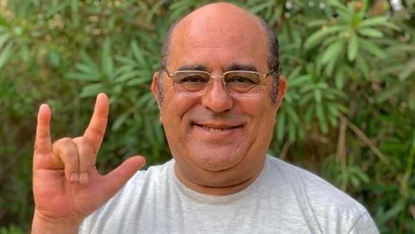زوجة الفنان إسماعيل فرغلي: ربنا وسع عليه ورضاه.. وبيحب ياكل  من أيدي