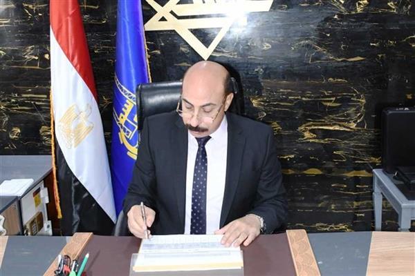 محافظ أسوان يكرم حفظة القرآن الكريم