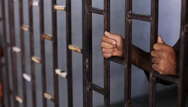 تجديد حبس متهمين بسرقة محتويات شقة ربة منزل بمدينة الشروق 15 يوما