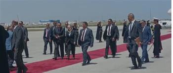   رئيس الوزراء يصل تونس للمشاركة في أعمال الدورة 17 للجنة العليا المشتركة بين البلدين 
