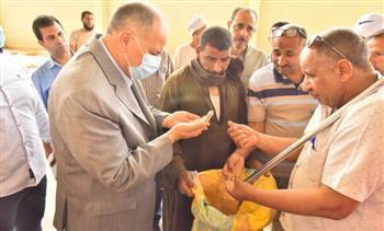 محافظ أسيوط: ارتفاع توريد القمح للصوامع والشون بمراكز المحافظة إلى 39 ألفًا و463 طنًا