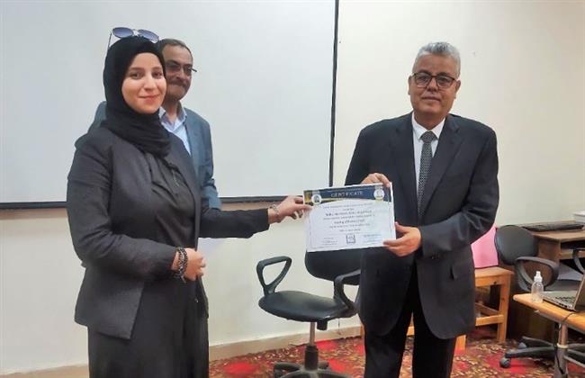 رئيس جامعة جنوب الوادي يلتقى بمدربى مركز التطوير الوظيفى