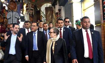   رئيس الوزراء يعود إلى القاهرة بعد زيارة رسمية لتونس