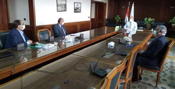 وزير الري يتابع موقف مشروعات تأهيل الترع والتحول للري الحديث بالقليوبية