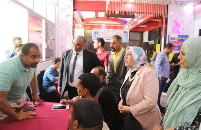انطلاق فعاليات الملتقي التوظيفي المصغر لشركات القطاع الخاص بقنا