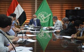 محافظ القليوبية يناقش الخطة الاستثمارية بالمحافظة لدفع العمل وزيادة معدلات الأداء 