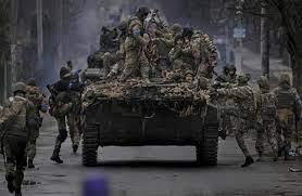   الجيش الأوكراني: الروس تكبدوا خسائر كبيرة في القوة البشرية والمعدات أثناء محاولتهم التقدم غرباً