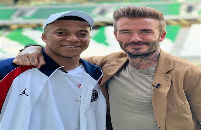 ديفيد بيكهام يلتقى نجوم باريس سان جيرمان ويلتقط صورا مع نيمار وميسى وراموس