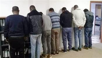 ضبط تشكيل عصابي بالمنيا تخصص في النصب على عملاء البنوك