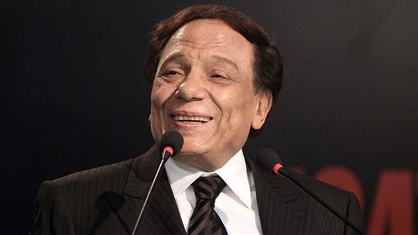 من الفنان الذي يضحك عادل إمام؟