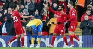 ليفربول يتمسك بآماله في لقب الدوري الإنجليزي ويفوز على ساوثهامبتون 2-1