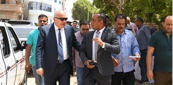 بسبب القمامة.. محافظ قنا يحيل مدير ادارة ورئيس قسم وأربعة عمال نظافة بنقادة للتحقيق 