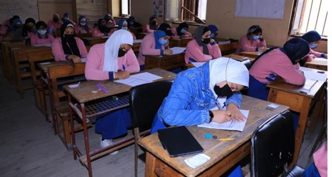 فرحة بين طلاب إعدادية القليوبية لسهولة امتحان الجبر