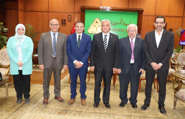«مبارك» يلتقي الفريق البحثي بمستشفيات جامعة المنوفية لتطوير فحص جديد للدم
