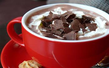   طريقة عمل مشروب الشوكولاتة الساخنة بالفانيليا