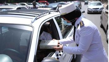   الشرطة تشارك المواطنين احتفالاتهم بعيد الفطر المبارك