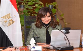   وزيرة الهجرة تجتمع بالخبراء المشاركين في مؤتمر «مصر تستطيع بالصناعة»
