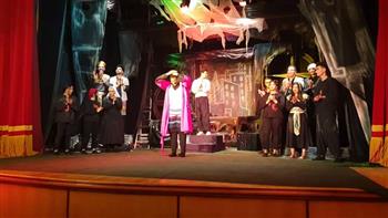   فرقة البحيرة المسرحية تتألق بعرض «تحت الترابيزة» على «مسرح الثقافة»