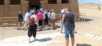  وفد سياحي من أمريكا وألمانيا يزور المناطق الأثرية بالمنيا