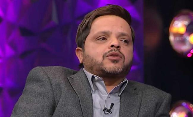 "هنيدي" معلقا علي الدوري الإنجليزي: «دوري من المريخ مش من كوكب الأرض»