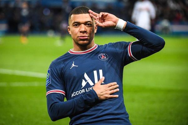 أحمد موسى: مبابي أغلي لاعب فى التاريخ والإسبان لن يتركوا ناصر الخليفي 