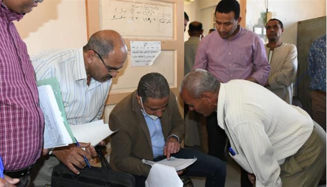 محافظ الفيوم يفاجئ الجمعية الزراعية بدار السلام