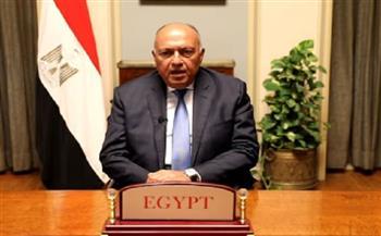 شكري يستعرض بدافوس الرؤية المصرية لمؤتمر المناخ الذي يُعقد بشرم الشيخ